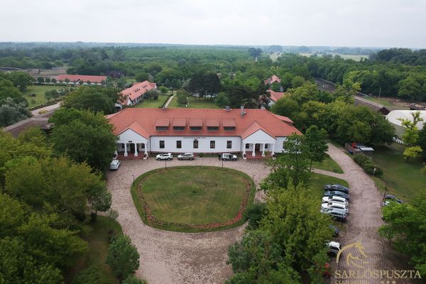 bemutatkozas032A38E485-10E2-3374-31EF-E3398A4F1E9F.jpg