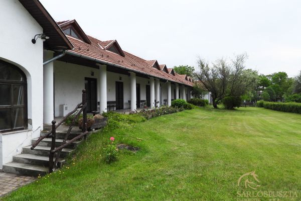 fotok-sarahotel-054173547D-B865-65D6-8109-3671A6A76BA4.jpg