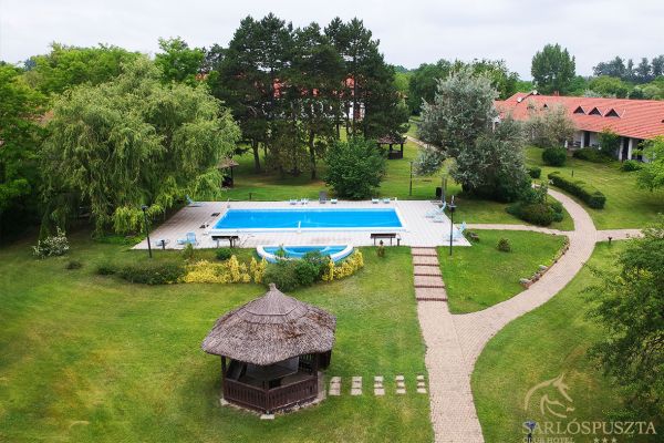 sara-hotel-medence-kepei014C5B4894-A8FD-D2EA-0F5B-2C4F13BEB658.jpg